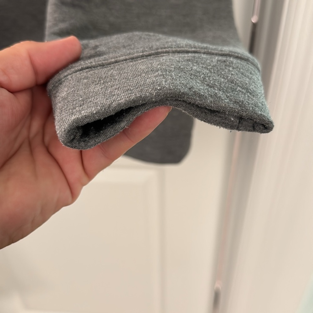 Vineyard Vines 3/4 Button Pull Over. - image 5